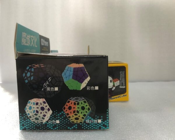 ROXENDA Cubos de Velocidad, [5 Pack] Speed Cube Set de 2x2 3x3 Pirámide Dodecaedro Skew Cube Pegatina de Fibra Carbono Magic Cube Colección Rompecabezas Juguete